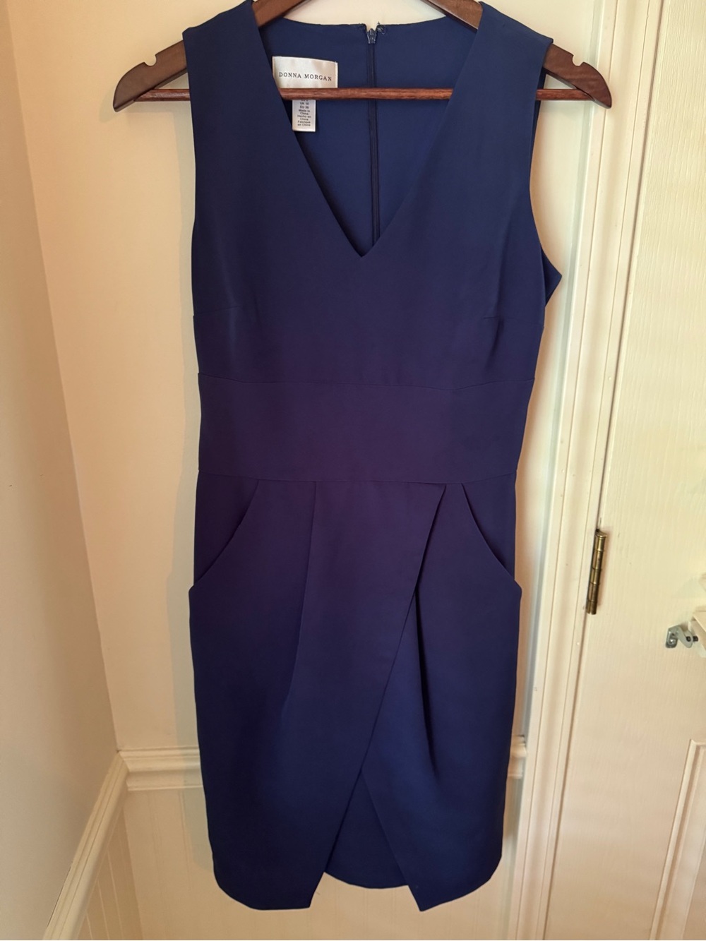 Donna Morgan Navy Sleeveless V-Neck Sheath Dress Size 6‎
